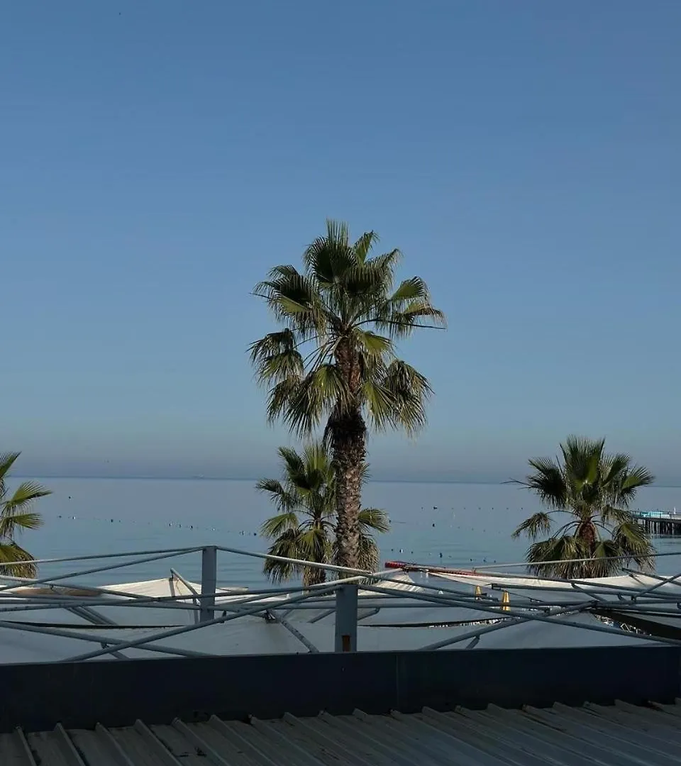 Fiona'S Sea View Apartment Golem